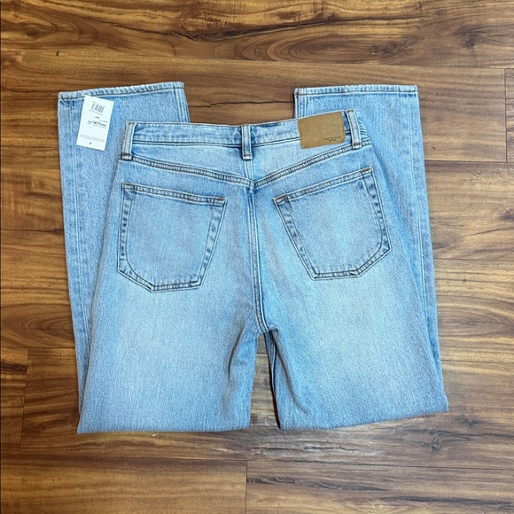 NWT Harlow Mid-Rise Straight Jeans in Lou - Size 26 - Picture 3 of 8